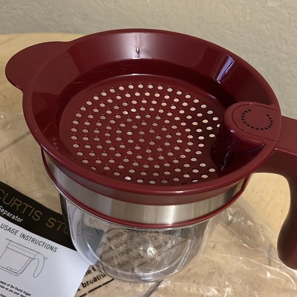 NEW Curtis Stone Red Gravy and Fat Separator - Picture 3 of 7